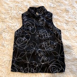 Black and white summer sleeveless top.